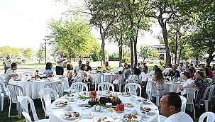 BAŞKAN GÖKHAN' DAN BELEDİYE PERSONELİNE TEŞEKKÜR KAHVALTISI