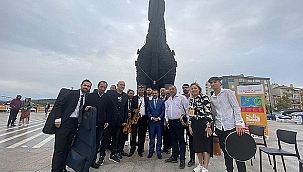 VALİ AKTAŞ " BİR BAŞKADIR ÇANAKKALE" KONSERİNİ İZLEDİ