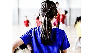 BİGA BELEDİYESİ KIZ FUTBOL KURSU BAŞLIYOR