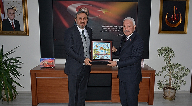 KOCAELİ MİLLETVEKİLİ MEHMET AKİF YILMAZ'DAN LAPSEKİ BELEDİYESİNE ZİYARET