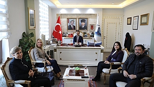 ÇANAKKALE KÜLTÜR, SANAT VE YAŞAM DERNEĞİNDEN VALİ AKTAŞ'A ZİYARET