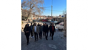 VALİ AKTAŞ AYVACIK KAYALAR KÖYÜNDE 