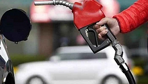 BENZİN VE MOTORİN ZAMMI POMPAYA YANSIDI!