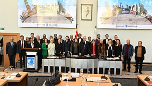 YENİ BELEDİYE BİNASINDA İLK TOPLANTI