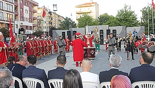 ÇAN'DA CUMHURBAŞKANI ERDOĞAN'A MEHTERLİ KUTLAMA