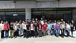  PÜLÜMÜRLÜ ÖĞRENCİLERDEN ÇANAKKALE BELEDİYESİNE ZİYARET