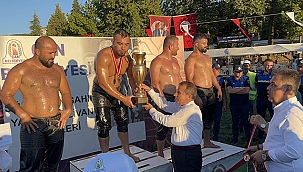 ÇAN'DA BAŞPEHLİVANLIĞI YUSUF CAN ZEYBEK KAZANDI