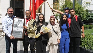 "HAYAT BOYU BAŞARILAR SENİNLE OLSUN"