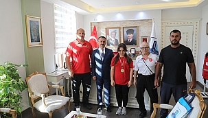 TÜRKİYE ŞAMPİYONU ECEM ÖZDEN, VALİ AKTAŞ'I ZİYARET ETTİ