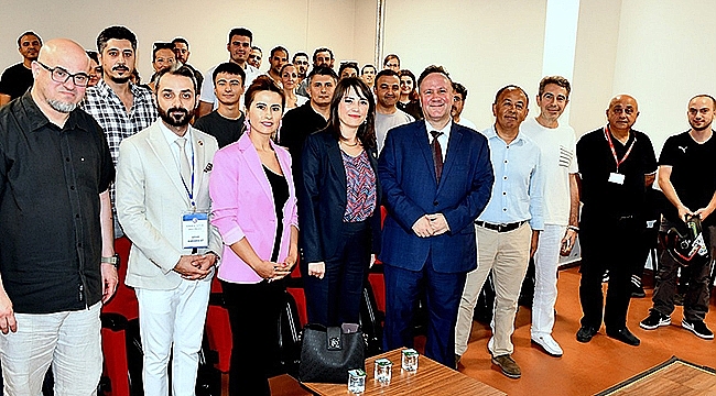 "ABD'DE LİSANSÜSTÜ EĞİTİM VE KARİYER FIRSATLARI" KONULU KONFERANS GERÇEKLEŞTİ