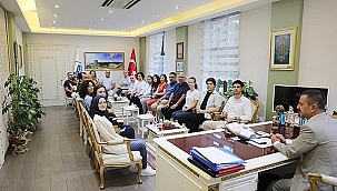 YKS'DE İLK BİNE GİREN ÖĞRENCİLERDEN VALİ AKTAŞ'A ZİYARET