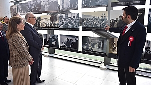 "ÇANAKKALE'DEN CUMHURİYETE: HİKAYELERİYLE ATATÜRK FOTOĞRAFLARI"
