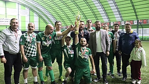 CUMHURİYET KUPASI'NIN KAZANANI BAYRAMİÇ ORMAN OLDU