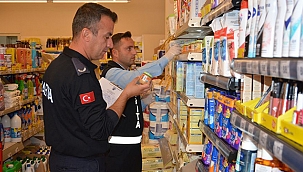 ZABITA EKİPLERİ MARKETLERİ DENETLEDİ