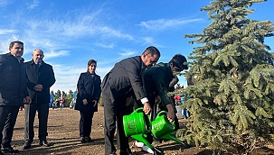 "GELECEĞE NEFES, CUMHURİYETE NEFES'' TEMASIYLA FİDANLAR TOPRAKLA BULUŞTU