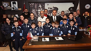  BAŞKAN VEKİLİ ARSLAN, ÇANLI MİNİK SPORCULARLA BULUŞTU