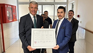 AHMET ELBİ MAZBATASINI TESLİM ALDI