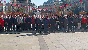 BİGA'DA ÇELENK SUNUMU GERÇEKLEŞTİRİLDİ