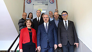 VALİ ÖMER TORAMAN'DAN ÇOMÜ'YE ZİYARET