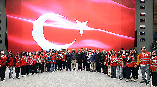 KIZILAY GÖNÜLLÜLERİ TURAN'I ZİYARET ETTİ