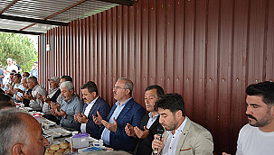 VALİ TORAMAN ALANCIK KÖYÜ'NDE GELENEKSEL HAYIR YEMEĞİNE KATILDI