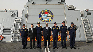 VALİ TORAMAN'DAN TCG KINALIADA GEMİSİNE ZİYARET