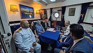 VALİ TORAMAN TCG RÜZGAR GEMİSİNİ ZİYARET ETTİ