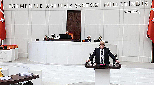 AK PARTİLİ GİDER: ÖZGÜR ÖZEL SİYASETE DE, CHP'YE DE, TÜRKİYE'YE DE YAKIŞMIYOR