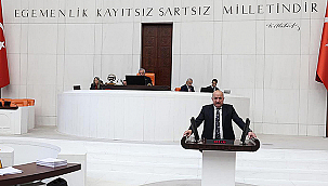 AK PARTİLİ GİDER: ÖZGÜR ÖZEL SİYASETE DE, CHP'YE DE, TÜRKİYE'YE DE YAKIŞMIYOR