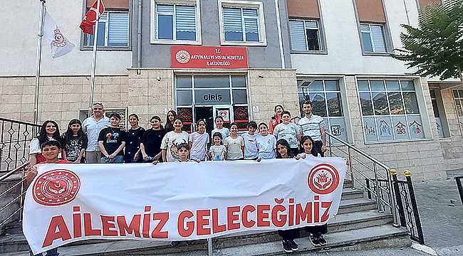 ÖĞRENCİLERDEN SOSYAL HİZMET MERKEZLERİNE ZİYARET