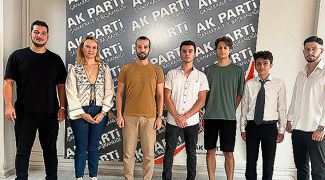 GENÇ ÇANAKKALE TOPLULUĞU'NDAN GENÇLİK KOLLARI BAŞKANI DENİZ'E ZİYARET