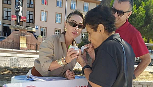 MOBİL SİGARA BIRAKMA POLİKLİNİĞİ KORDONDA VATANDAŞLARLA BULUŞTU