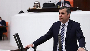 ÖZGÜR CEYLAN'DAN 30 AĞUSTOS ZAFER BAYRAMI MESAJI