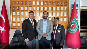 BAŞKAN FIRAT'TAN GAZİLER DERNEĞİ'NE ANLAMLI ZİYARET