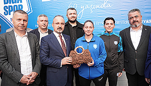 BÜLENT TURAN, BİGASPOR KULÜBÜNÜ ZİYARET ETTİ