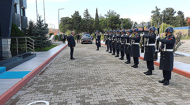 VALİ TORAMAN'DAN İL JANDARMA KOMUTANLIĞINA ZİYARET