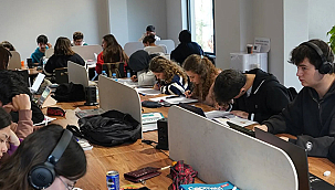 ZELİHAN ŞAHİN KÜLTÜR EVİ GENÇLERLE DİKKAT ÇEKİYOR