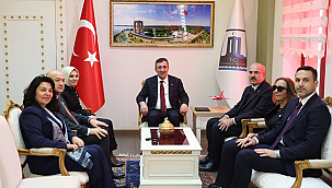 CUMHURBAŞKANI YARDIMCISI YILMAZ'DAN VALİLİĞE ZİYARET