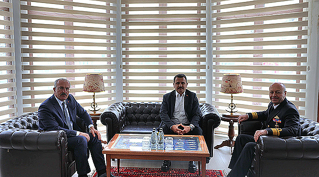 VALİ TORAMAN'DAN GARNİZON KOMUTANLIĞINA ZİYARET