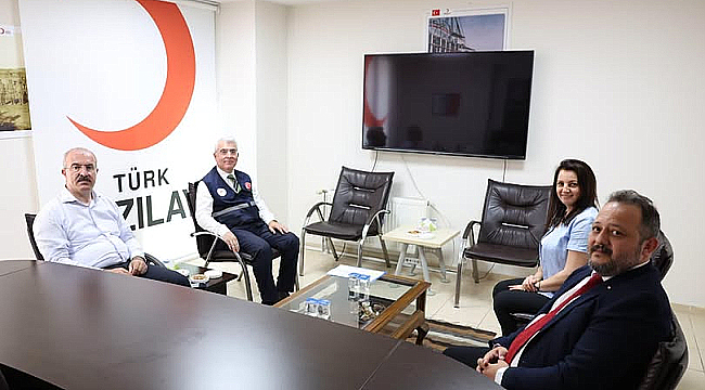 VALİ TORAMAN'DAN KIZILAY ÇANAKKALE ŞUBESİ'NE ZİYARET