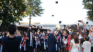 YENİCE MESLEK YÜKSEK OKULU MEZUNLARINI COŞKUYLA UĞURLADI