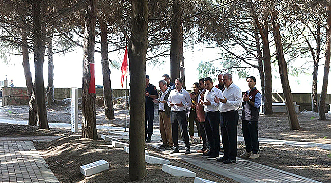 VALİ TORAMAN, GÜMÜŞÇAY ŞEHİTLİĞİ'NDE ŞEHİTLERİ ANDI