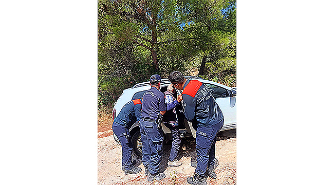 SAZLI KÖYÜNDE KAYBOLAN ALZHEİMER HASTASI YAŞLI VATANDAŞ SAĞ OLARAK BULUNDU
