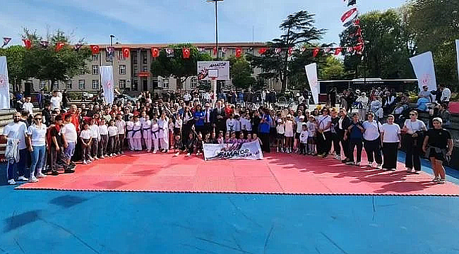 AMATÖR SPOR HAFTASI ÇANAKKALE'DE KORTEJ YÜRÜYÜŞÜYLE BAŞLADI